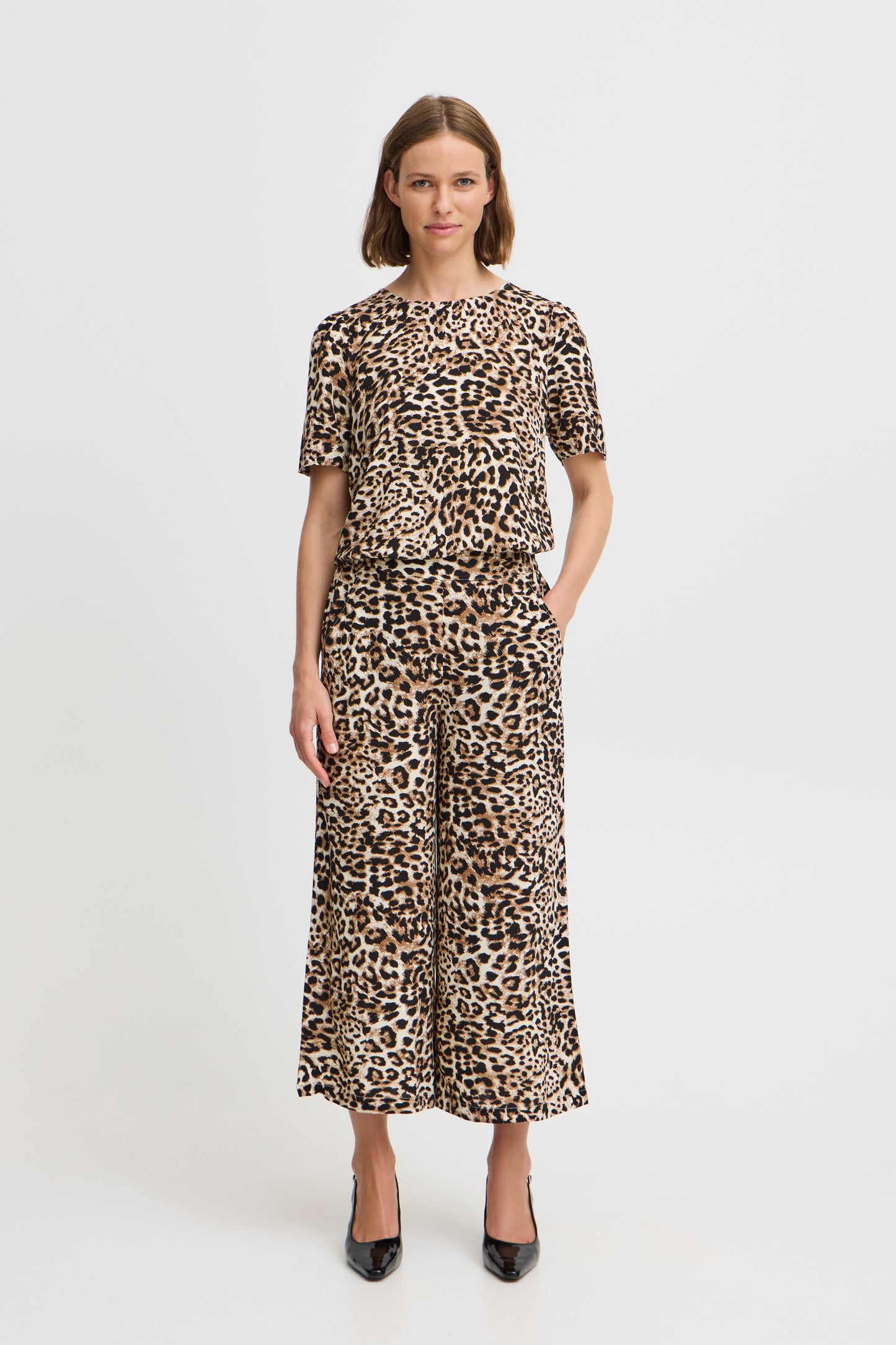 BY - Mmjoella Leopard Print V-Neck Top 2 - Birch Leopard