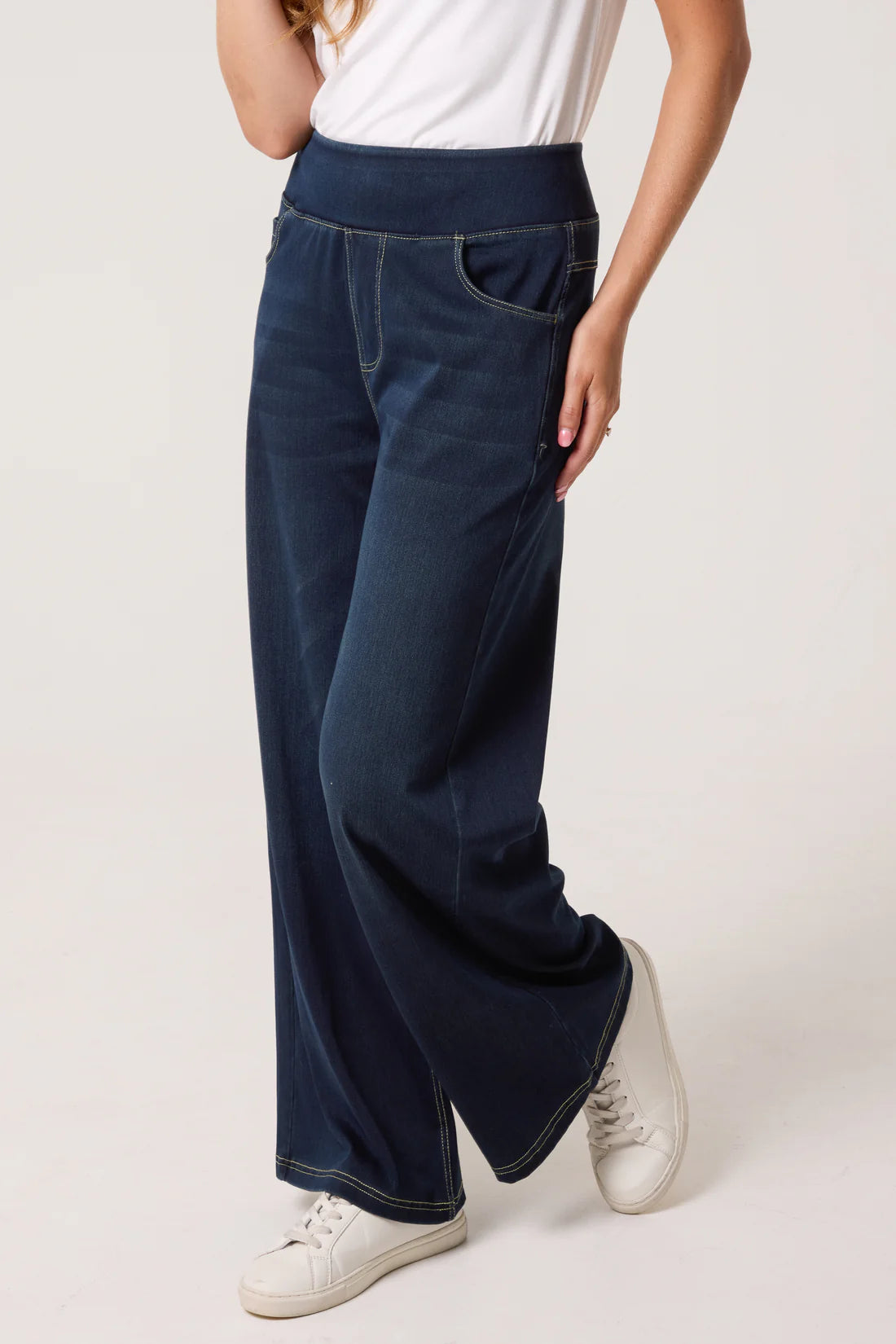Wide-Leg Denim Jeans - Indigo