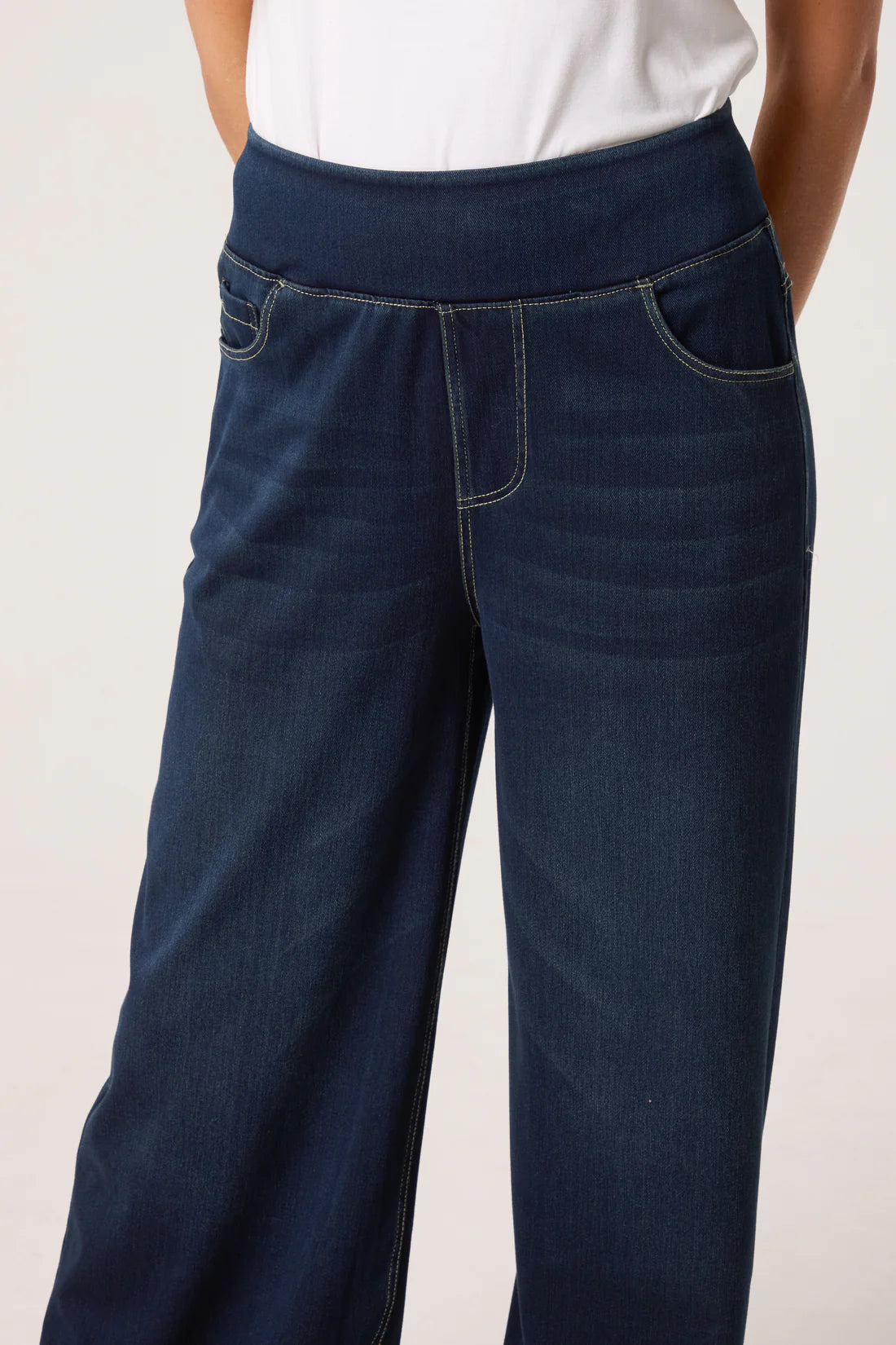 Wide-Leg Denim Jeans - Indigo