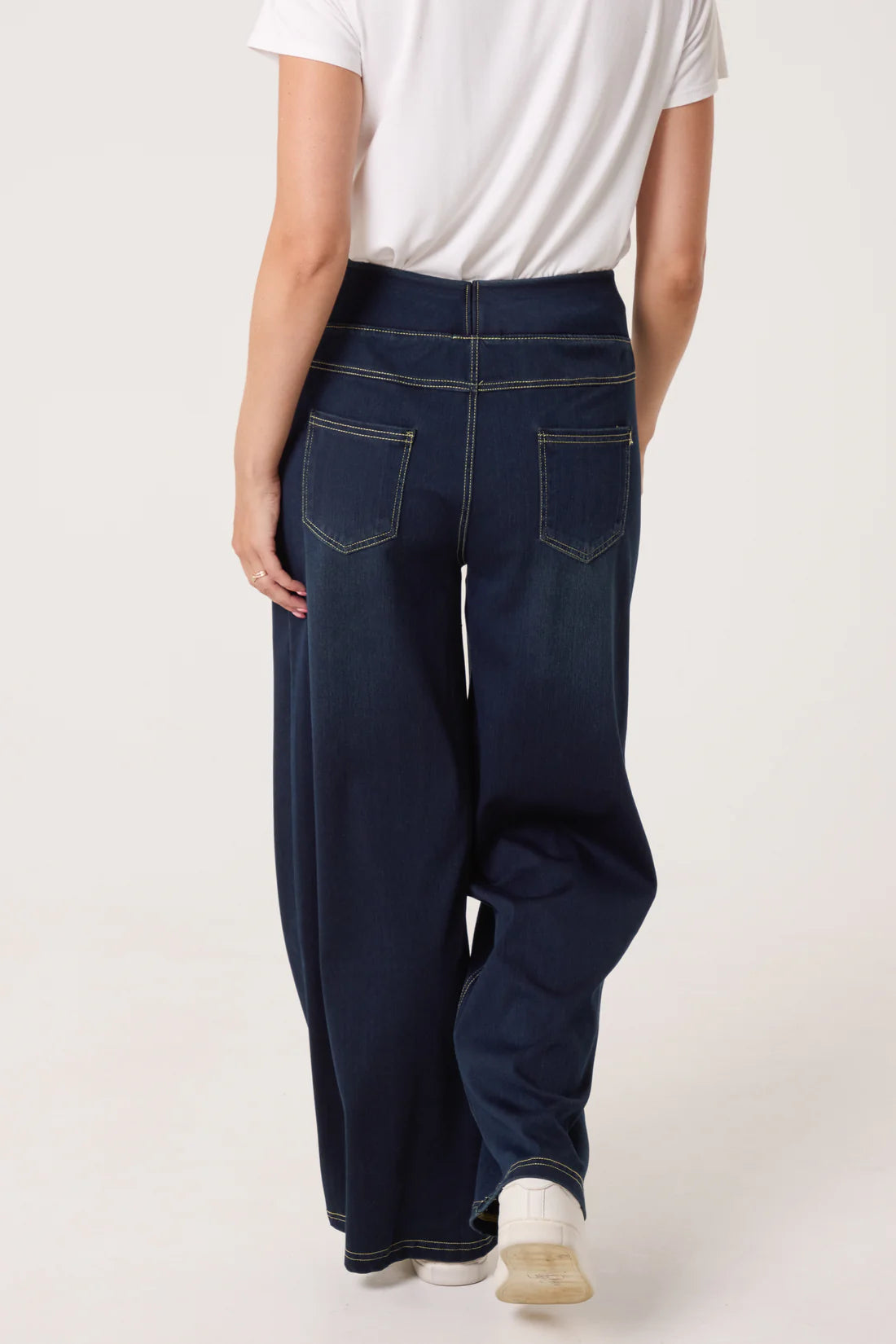 Wide-Leg Denim Jeans - Indigo