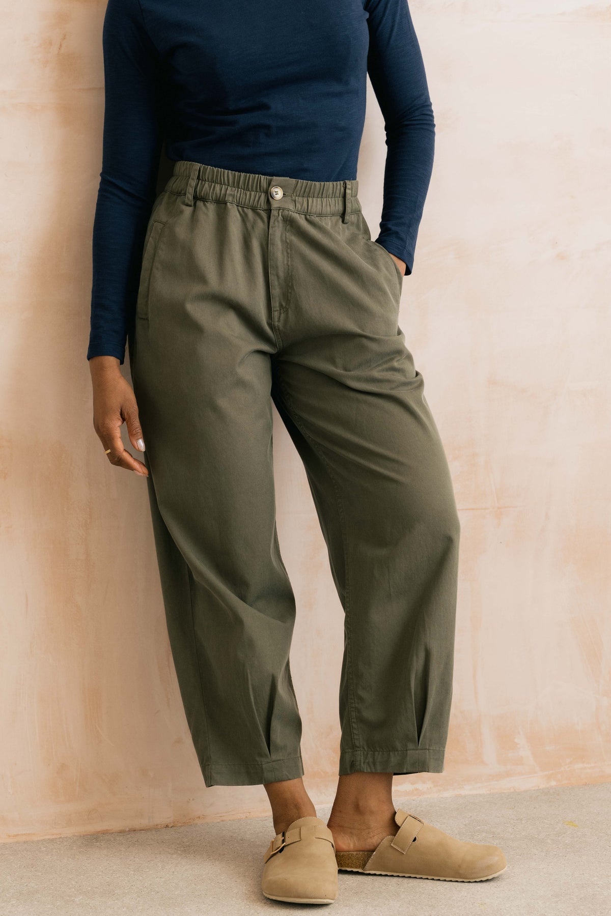 Lily & Me Shirin Barrel Leg Trousers – Dark Olive