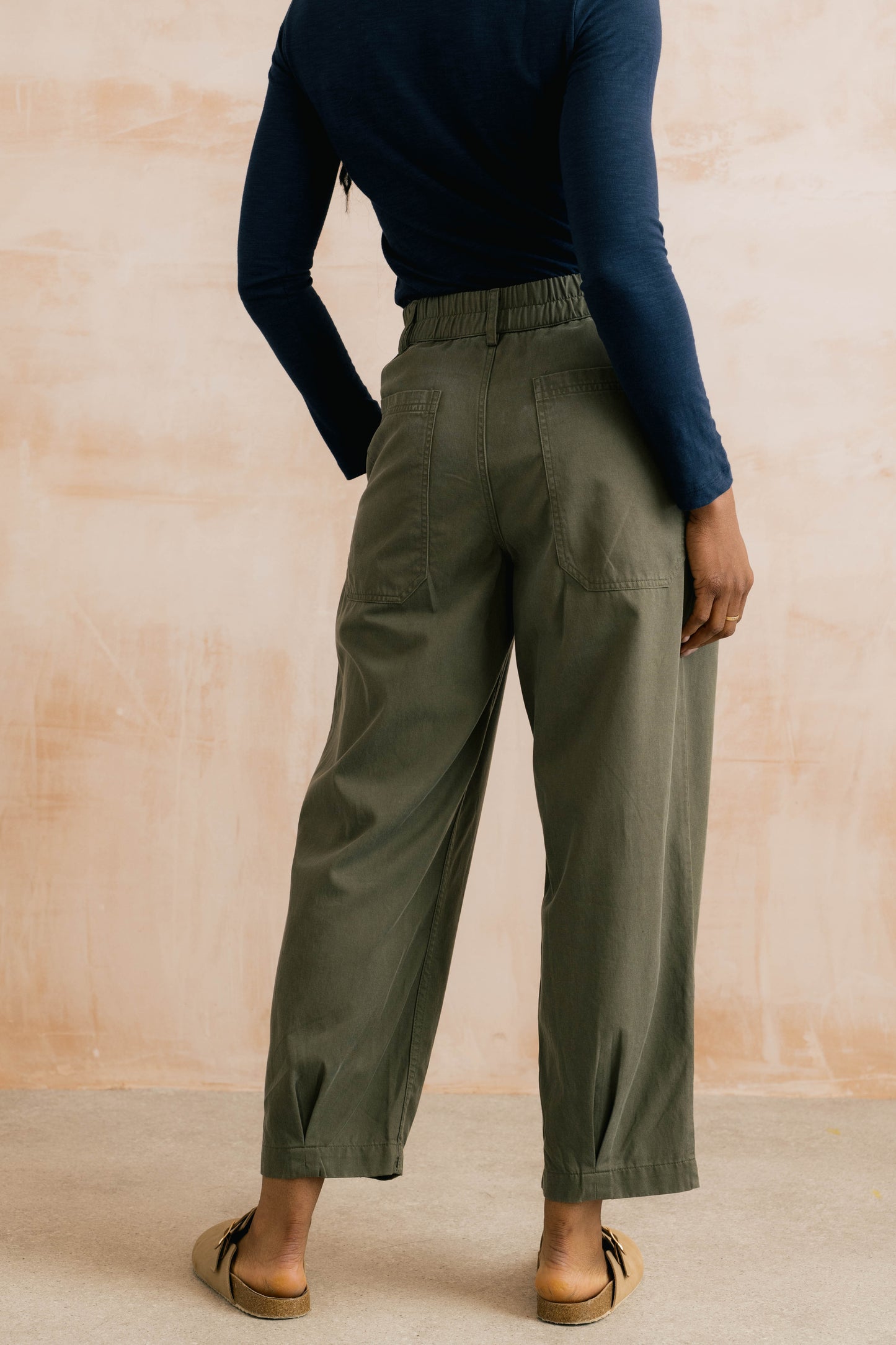 Lily & Me Shirin Barrel Leg Trousers – Dark Olive