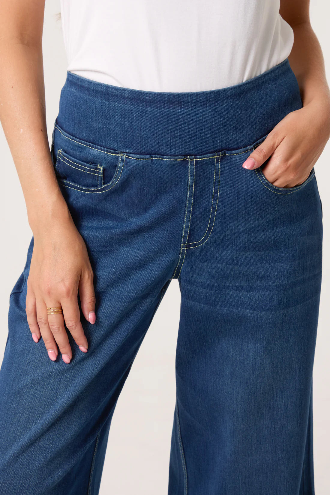 Wide-Leg Denim Jeans - Denim