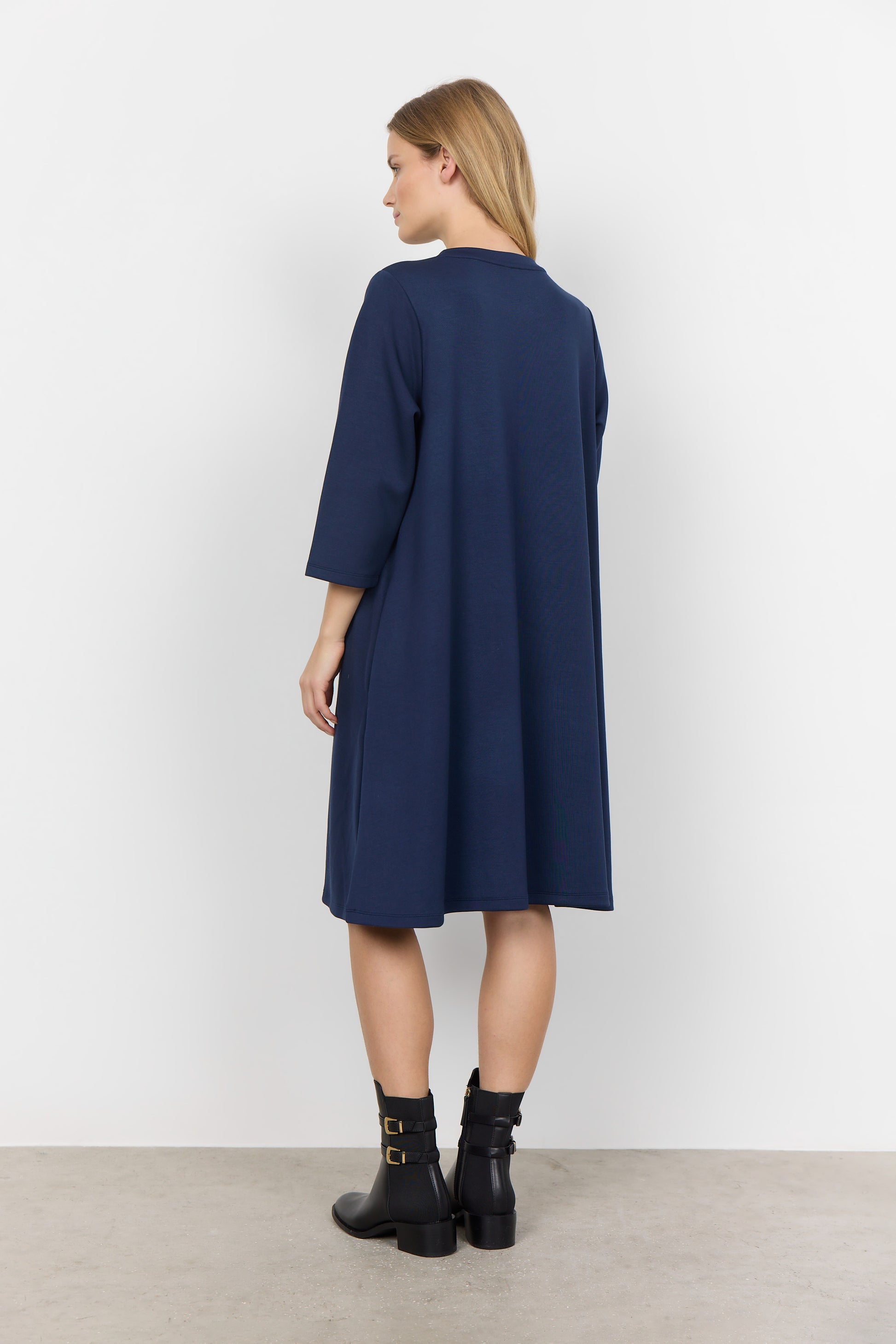 SC-Banu 155 Dress